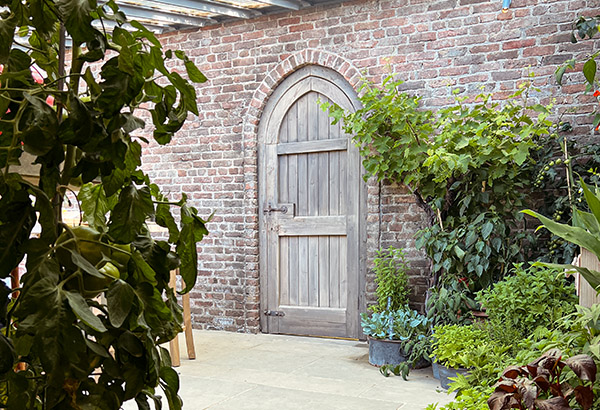 Lime Mortar Creates a Stunning Backdrop  for Chelsea Show Garden